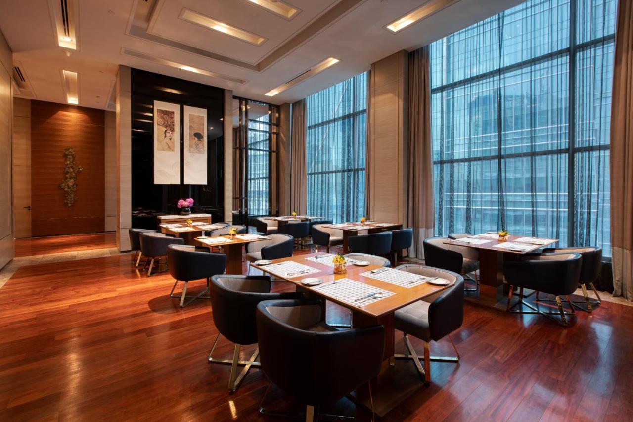 Sofitel Kuala Lumpur Damansara Hotell Exteriör bild The Club Lounge at the Hong Kong International Convention and Exhibition Centre