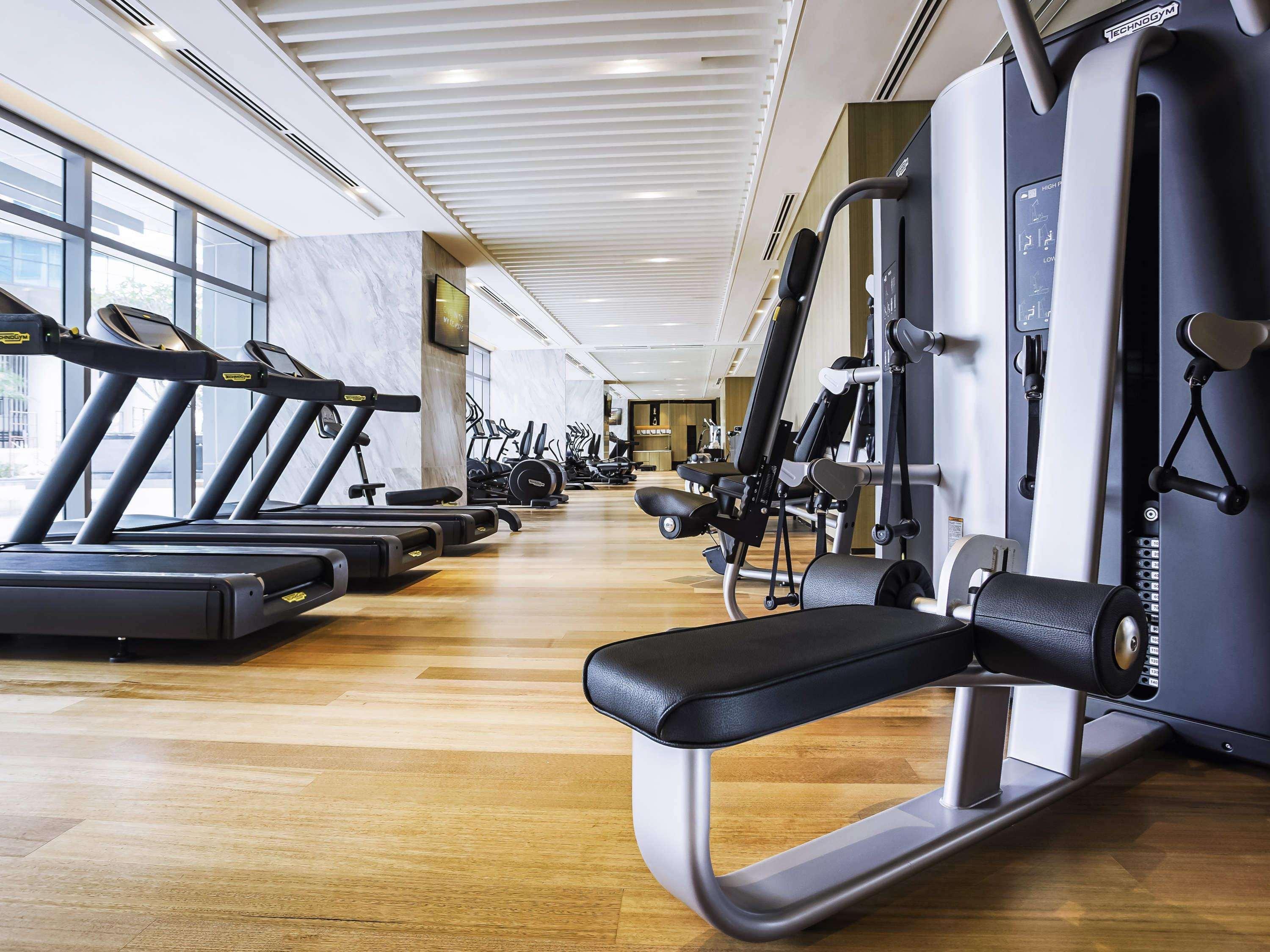 Sofitel Kuala Lumpur Damansara Hotell Exteriör bild The gym at the hotel