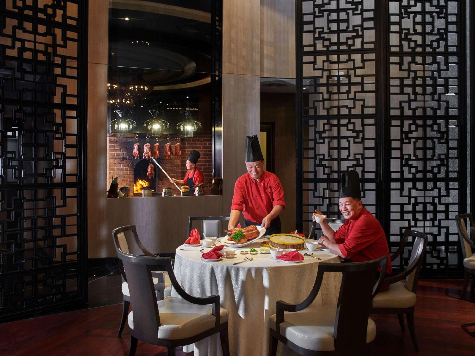 Sofitel Kuala Lumpur Damansara Hotell Exteriör bild Chef's Table at the Shangri-La Hotel, Kuala Lumpur