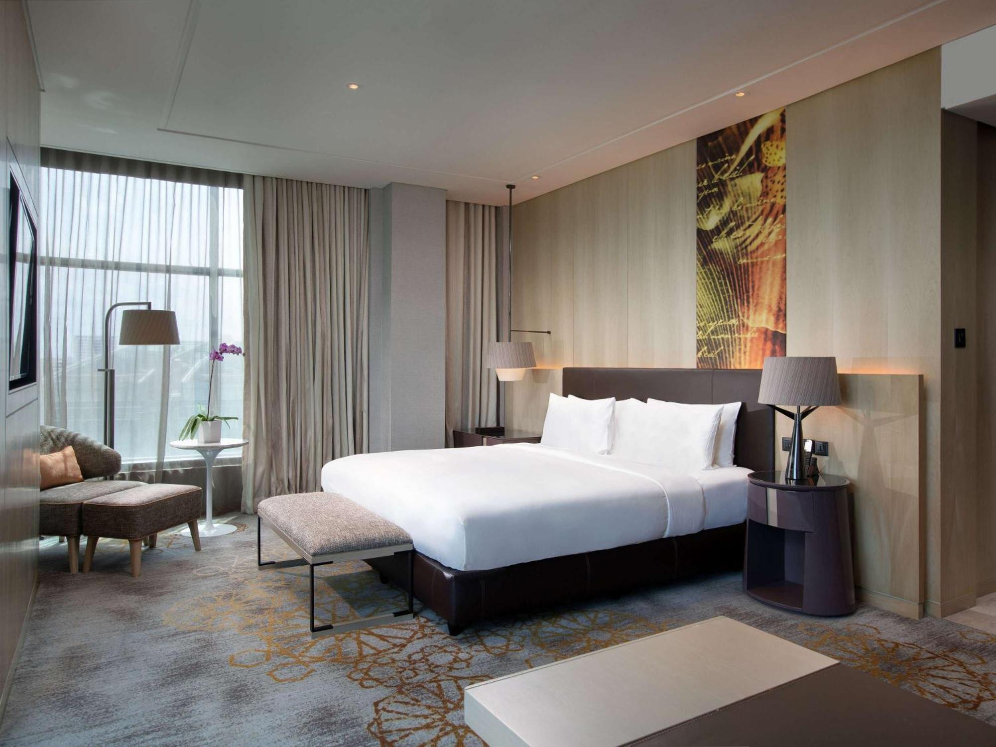 Sofitel Kuala Lumpur Damansara Hotell Exteriör bild Deluxe Room