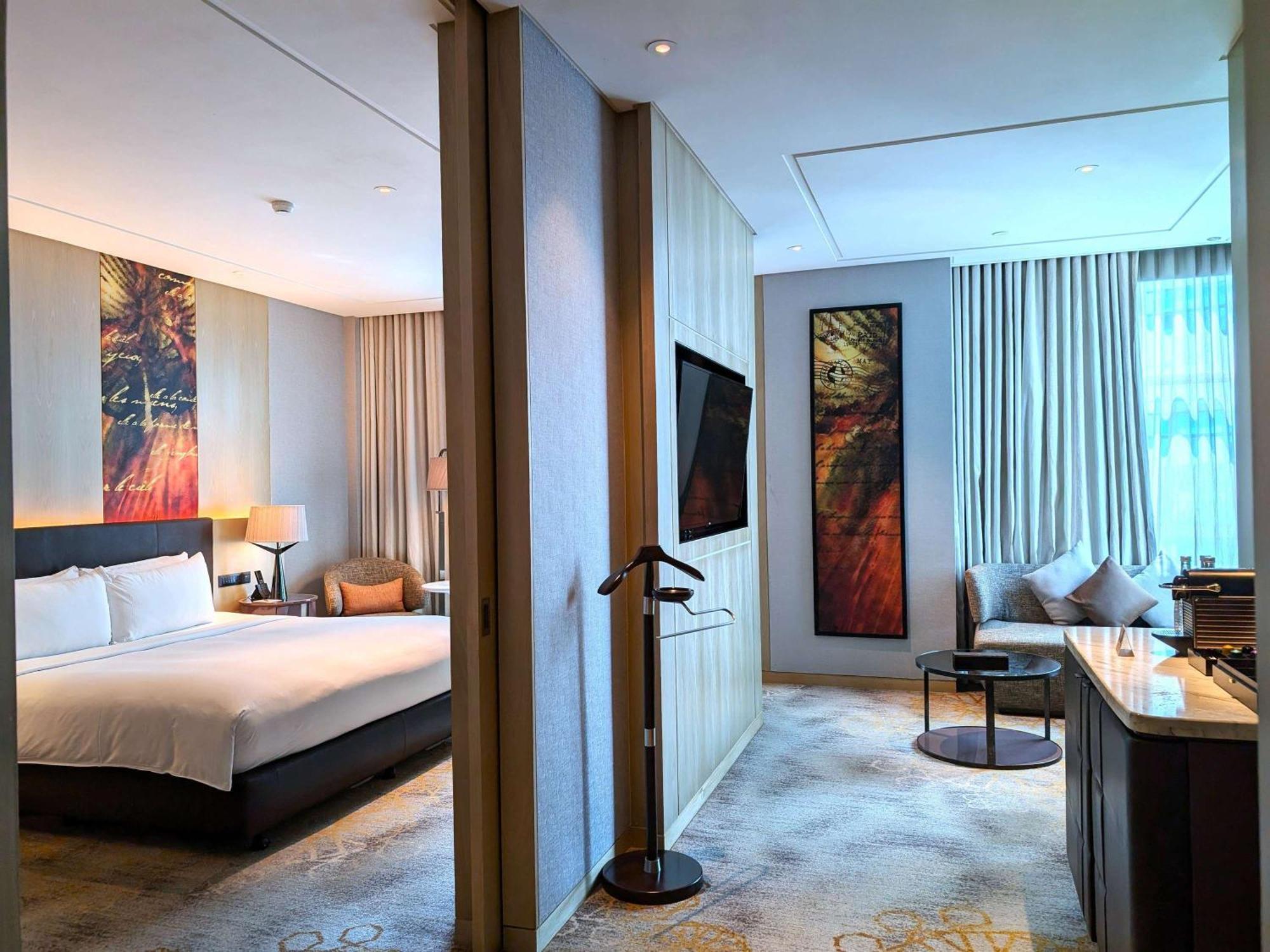 Sofitel Kuala Lumpur Damansara Hotell Exteriör bild A suite at the hotel